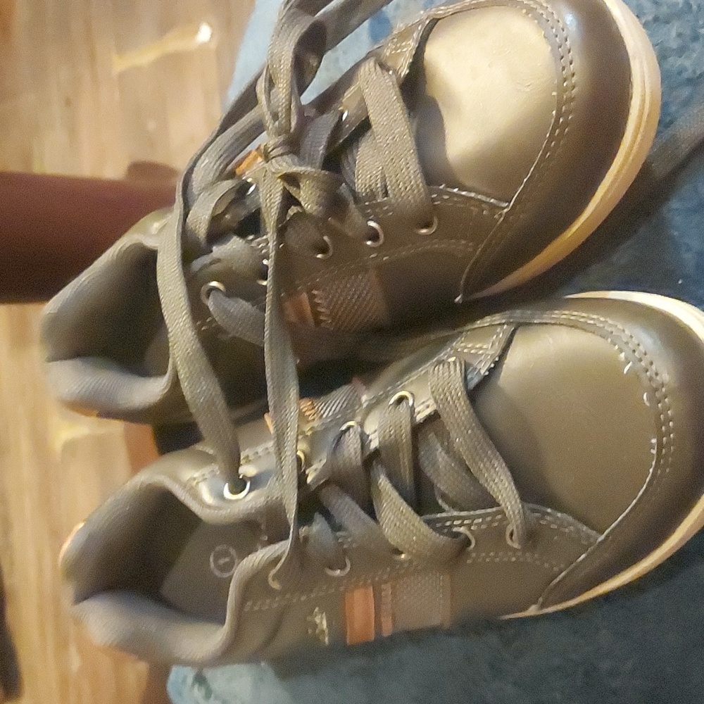 American eagle size 1 shoes